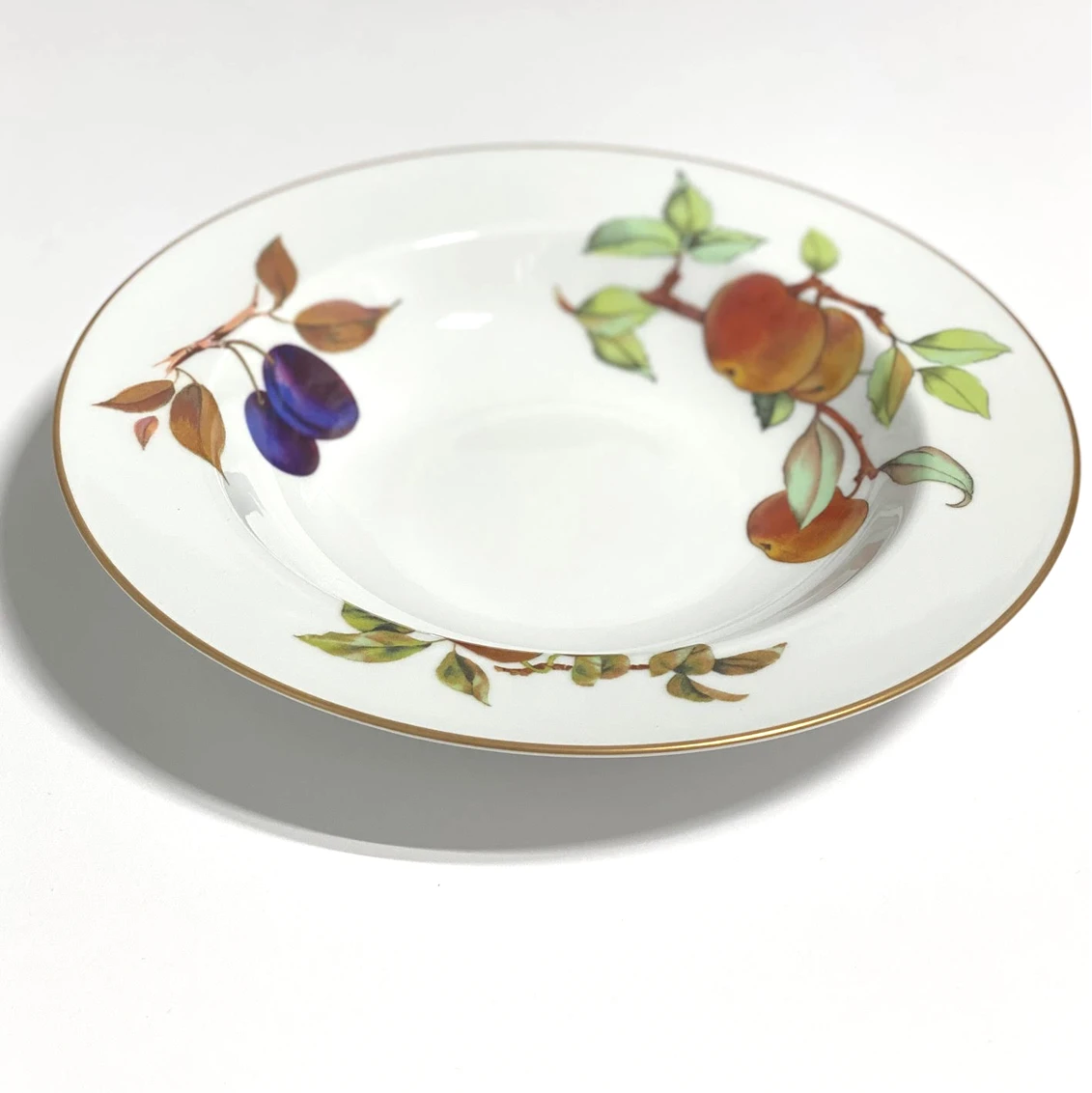 Royal Worcester Evesham Gold Rim Bowl 27cm/10.5" (Apple/Pear) - Image 3