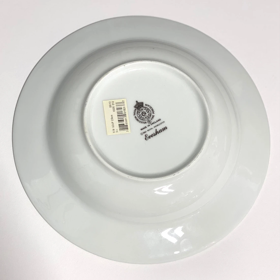 Royal Worcester Evesham Gold Rim Bowl 23cm/9" UK - Image 5